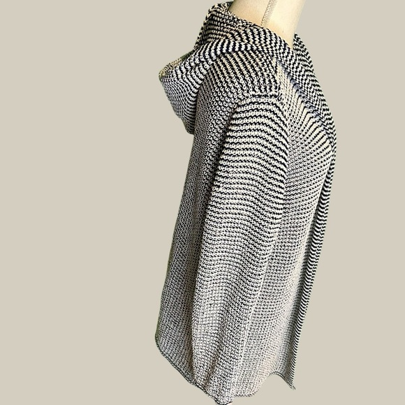 Nicole Miller Artelier Women's Navy Blue and White Hooded Cardigan Sweater Sz M - Picture 10 of 15